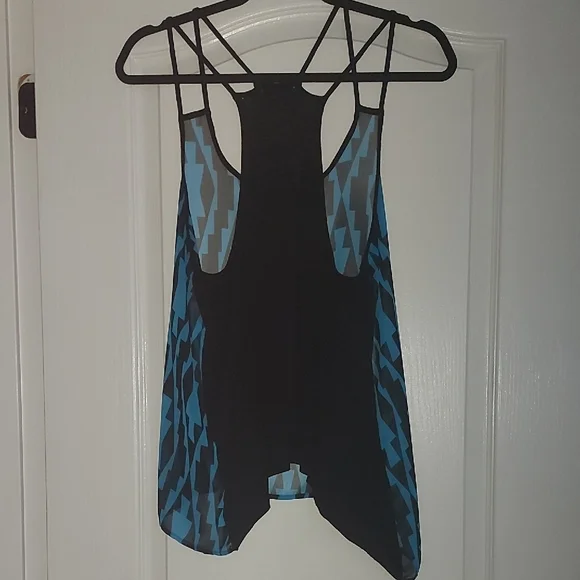 Geometric Pattern Tank Top - Picture 9 of 9